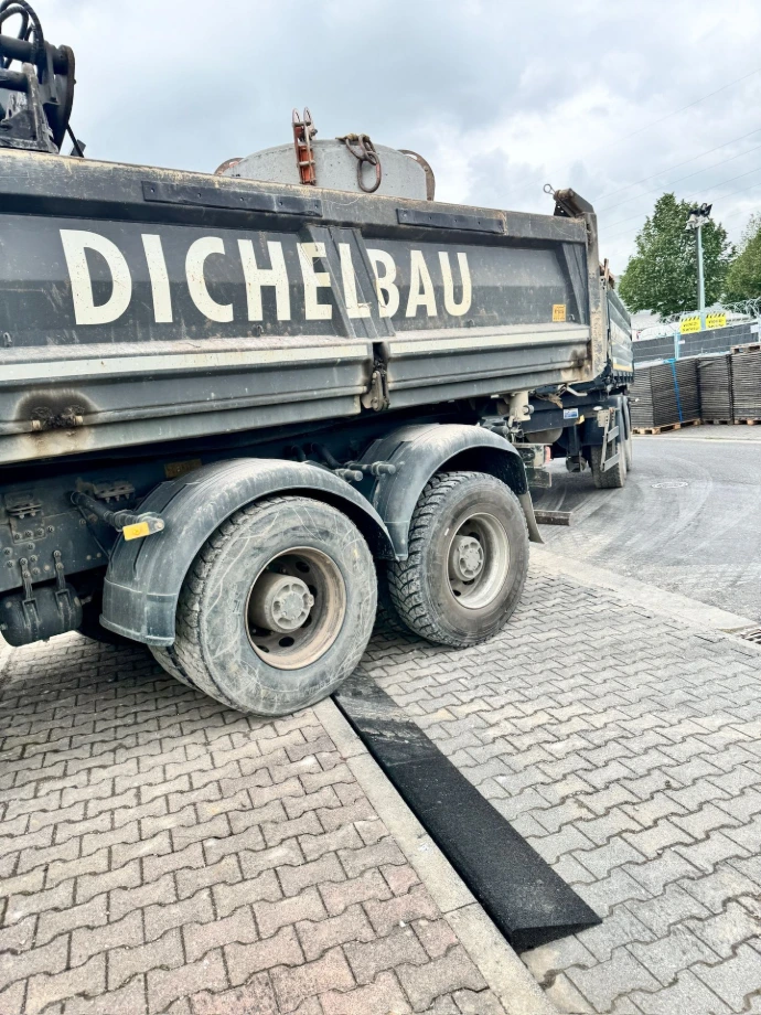 Gummirampe für Baustellen